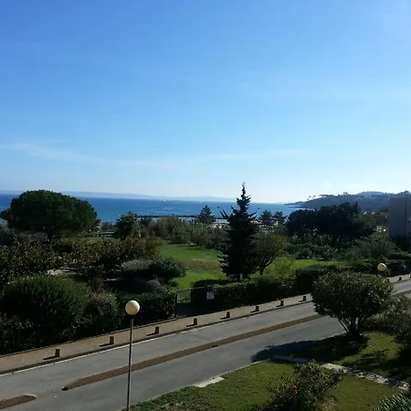 Flat * Bormes-les-Mimosas