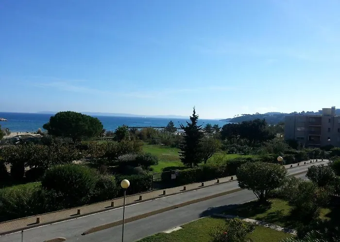 Flat * Bormes-les-Mimosas